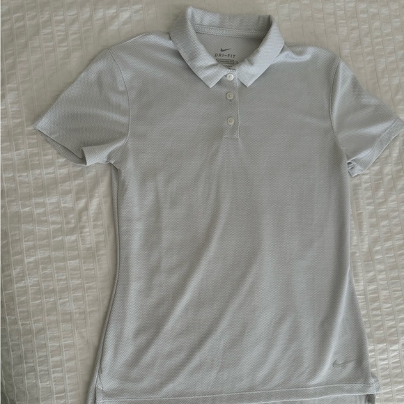 ⛳️Brand new Nike golf t shirt⛳️ - Picture 1 of 3